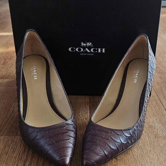 COACH CROCODILE CHESTNUT PUMP HEELS - Picture 1 of 6